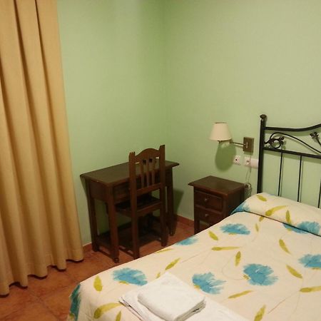 Hostal Las Tres Jotas Alcaracejos Szoba fotó