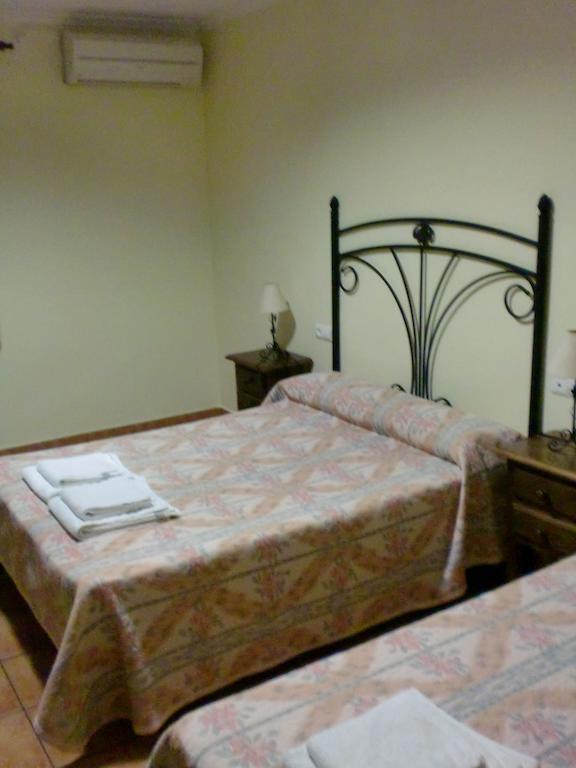 Hostal Las Tres Jotas Alcaracejos Szoba fotó